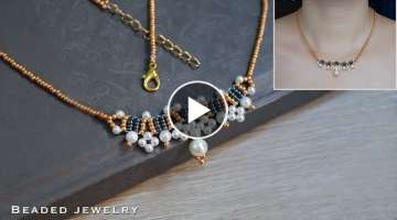 Elegant beaded necklace with pearls and seed beads. Beading tutorial